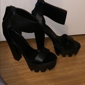 Wild Diva Black platform heels
